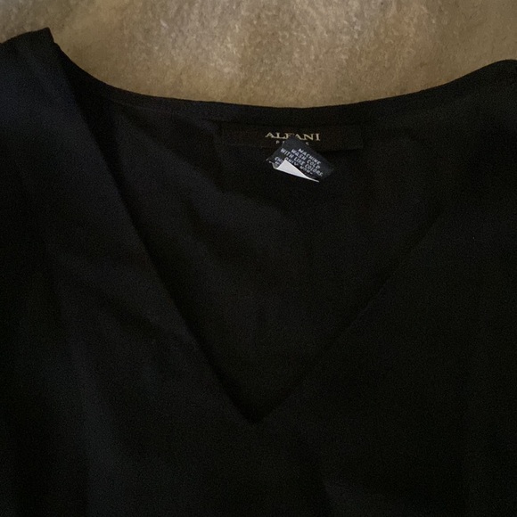 Black blouse. - Picture 6 of 6